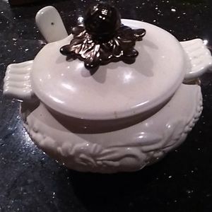 Antique cream colored gravy bowl